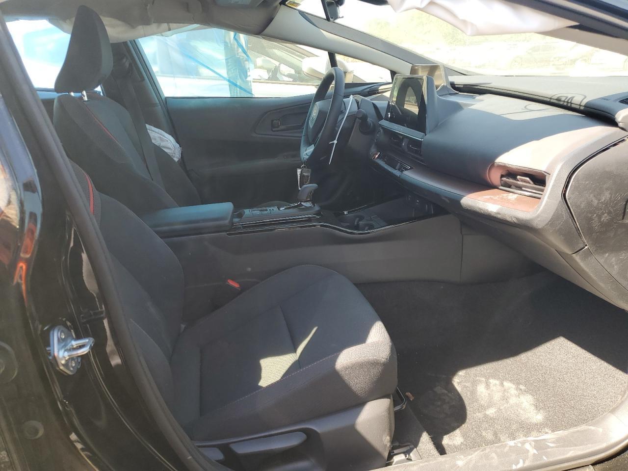 2024 Toyota Prius Prime Se - Image 7