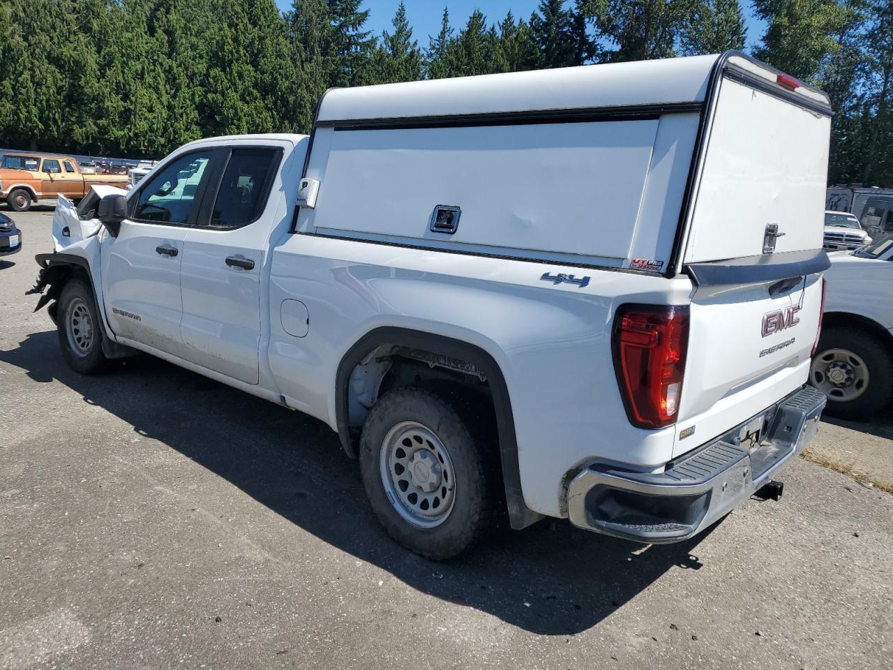 2020 GMC Sierra K1500 - Фото 2