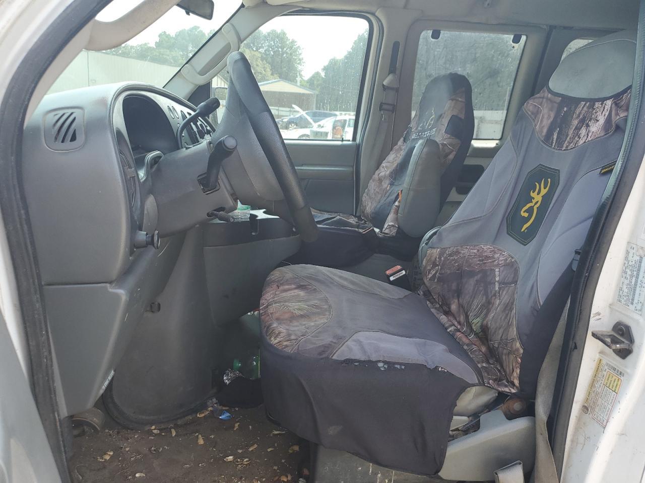 2007 Ford Econoline E350 Super Duty Wagon - Image 7