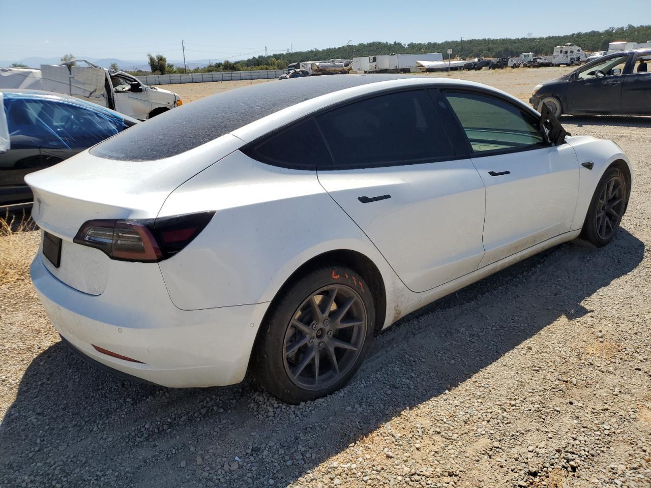 2021 Tesla Model 3 - Фото 3