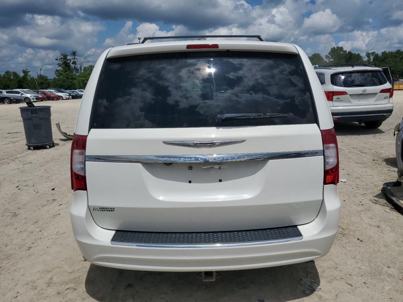 2013 Chrysler Town & Country Touring - Фото 6