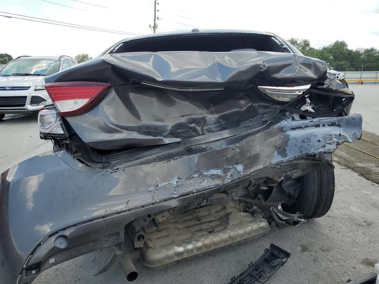 2015 Chrysler 200 S - Image 6