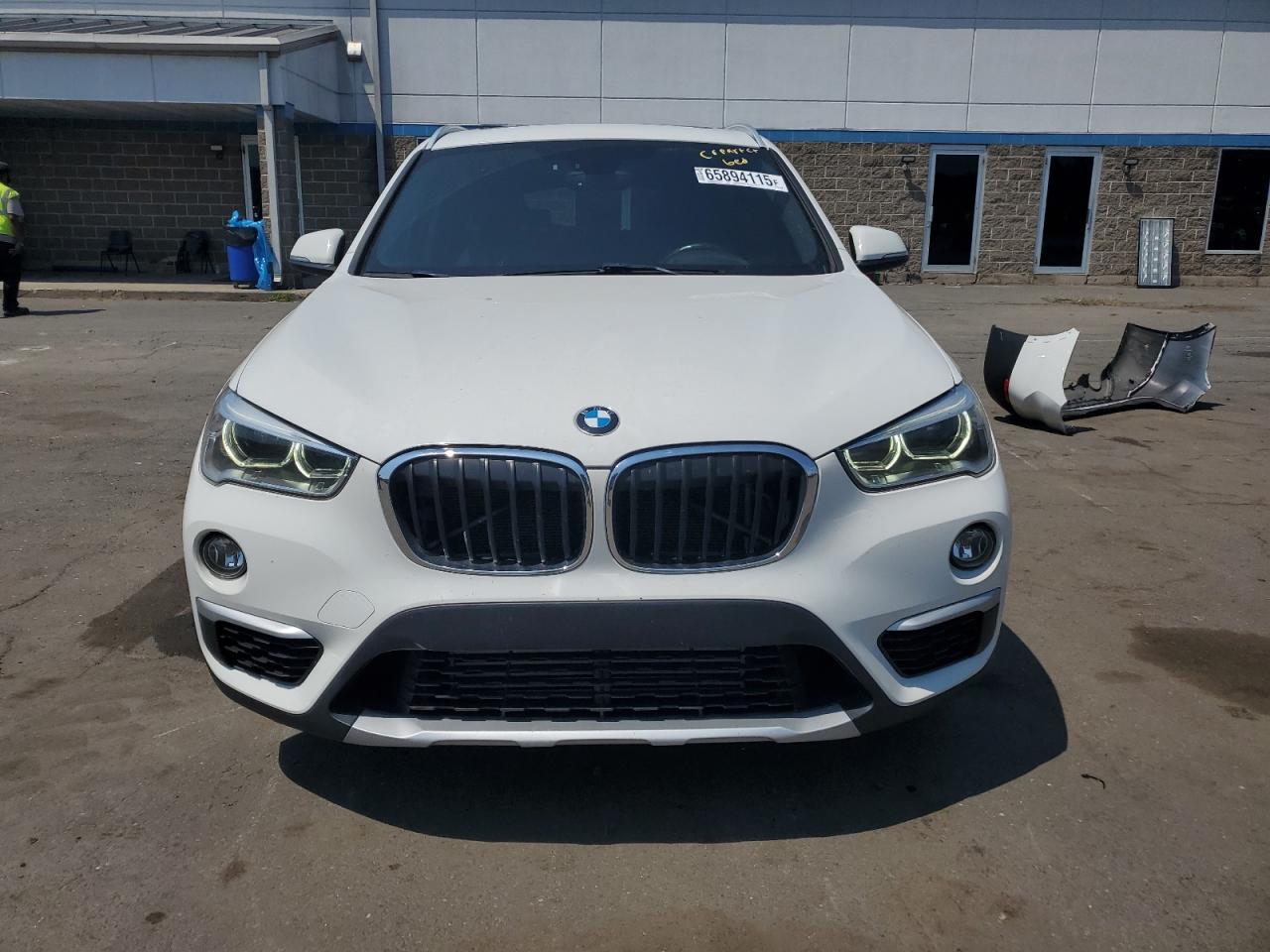 2017 BMW X1 xDrive28I - Фото 5
