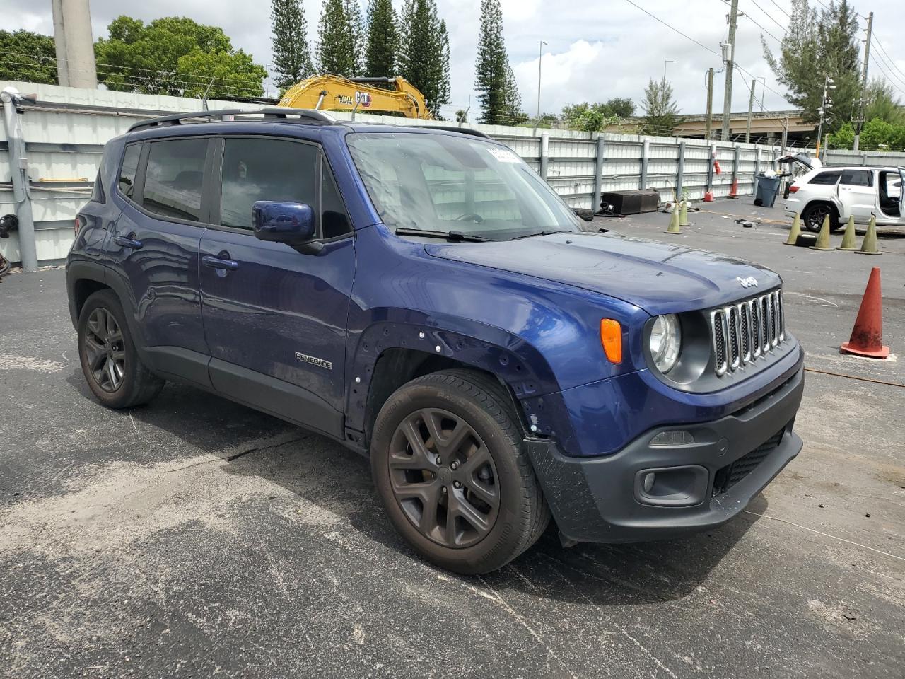 2018 Jeep Renegade Latitude - Image 4
