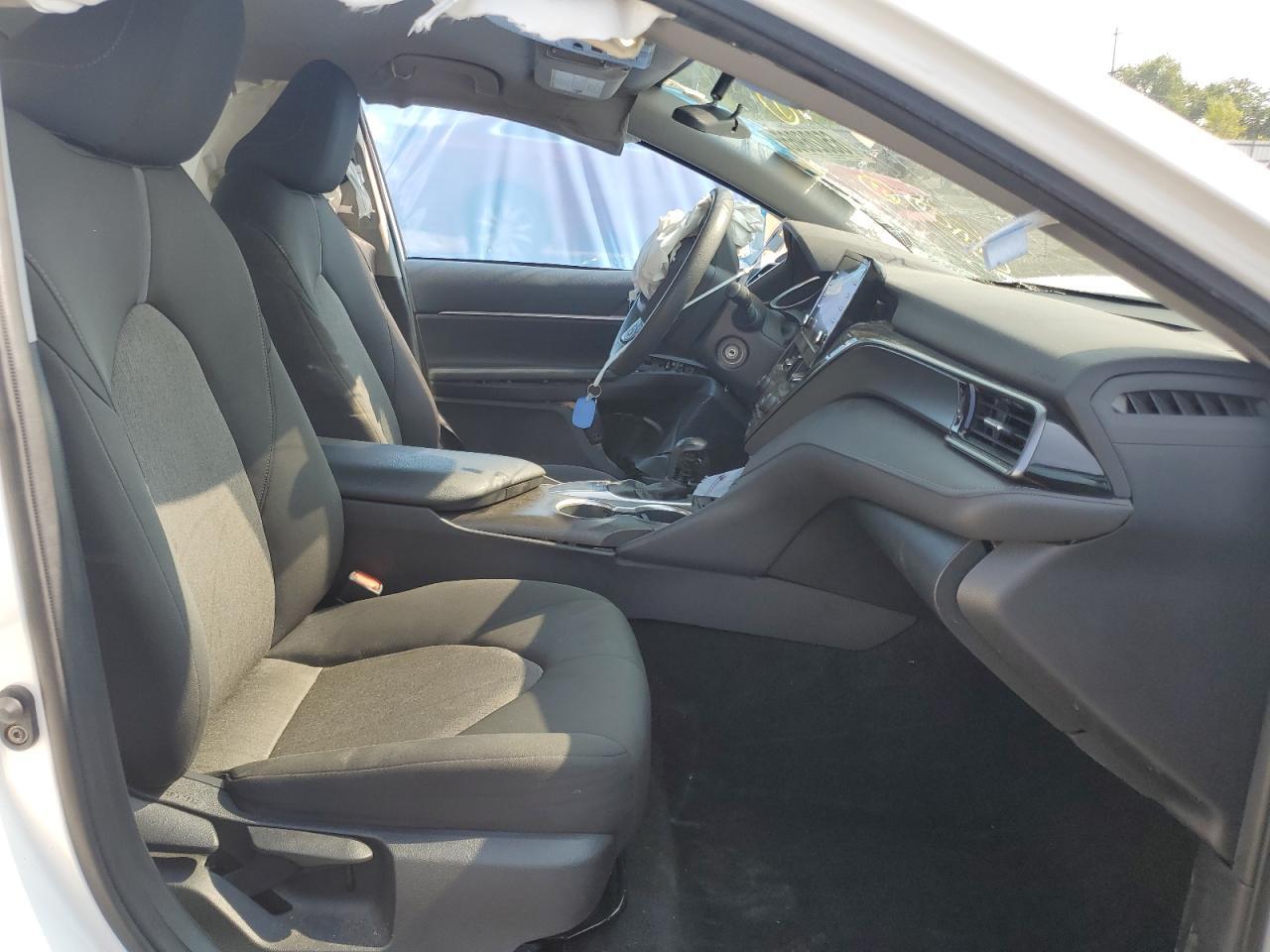 2023 Toyota Camry Le - Фото 7