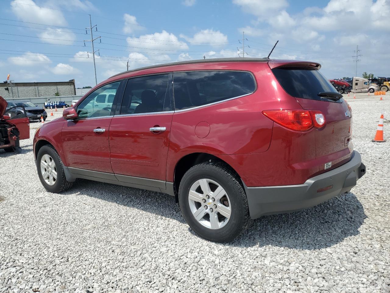 2011 Chevrolet Traverse Lt - Image 2