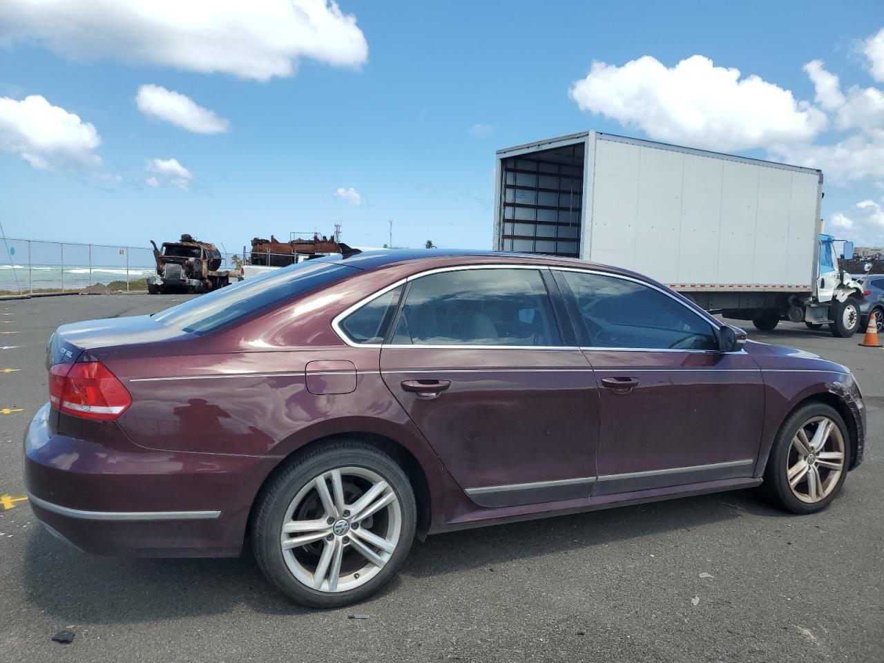 2013 Volkswagen Passat Sel - Фото 3