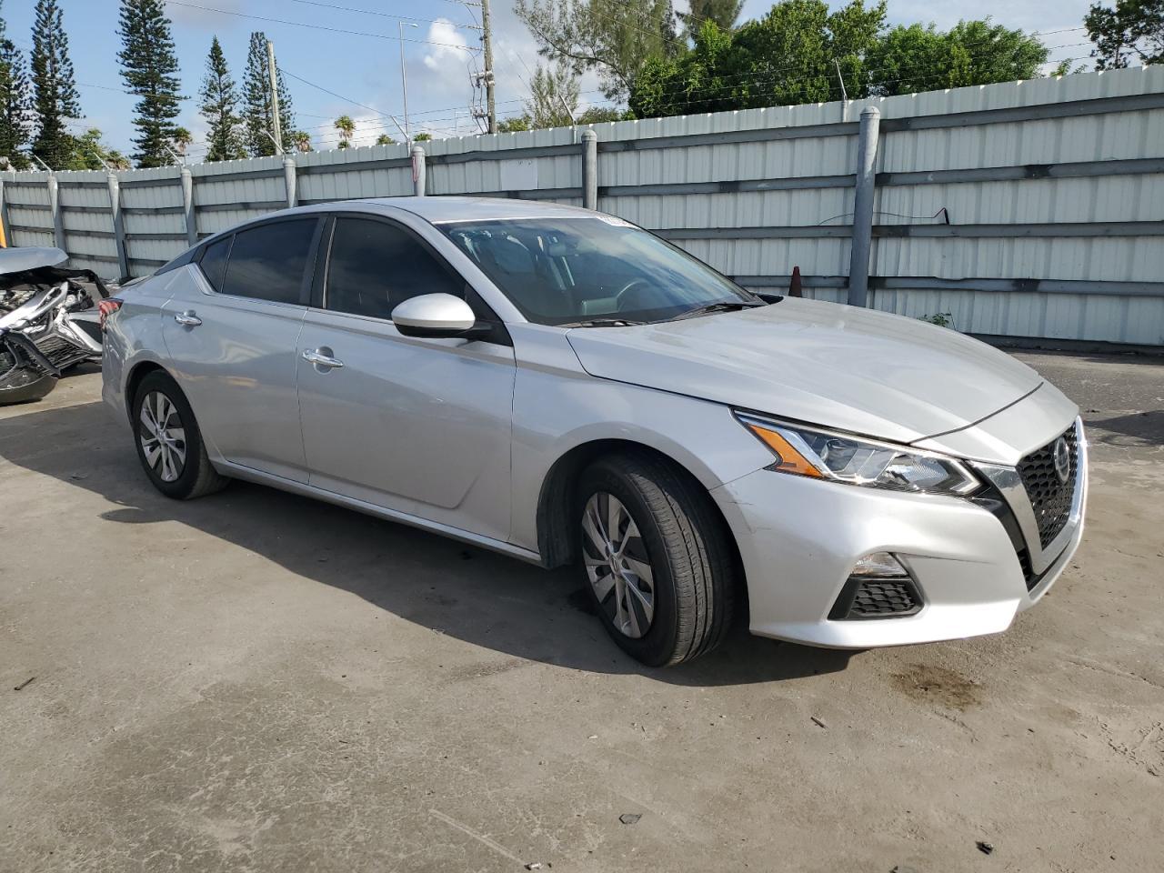 2020 Nissan Altima S - Image 4