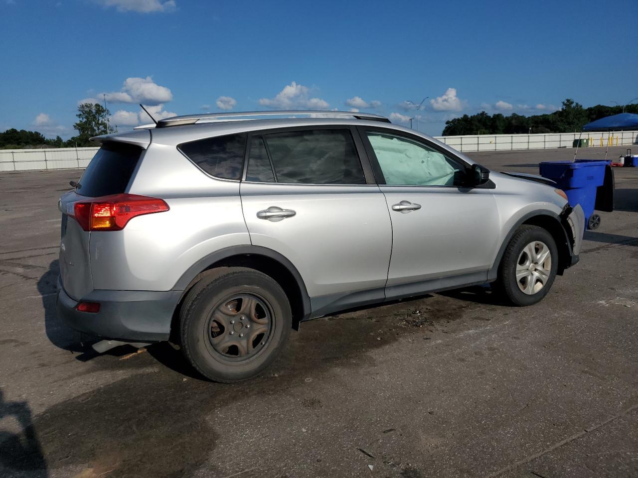 2015 Toyota Rav4 Le - Image 3