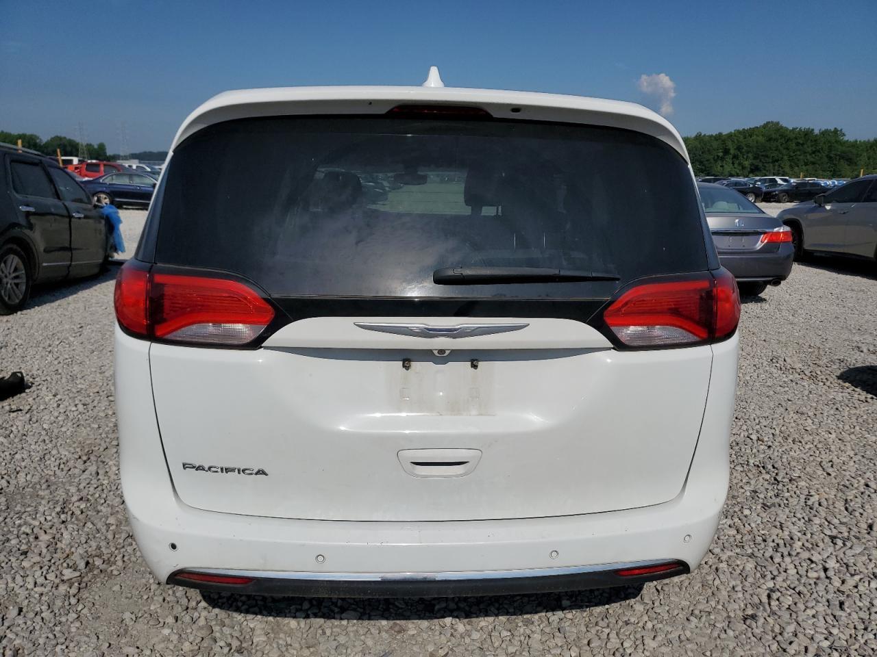 2018 Chrysler Pacifica Touring Plus - Image 6