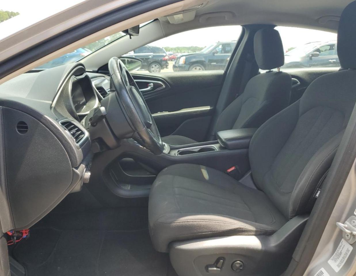 2016 Chrysler 200 Limited - Фото 7