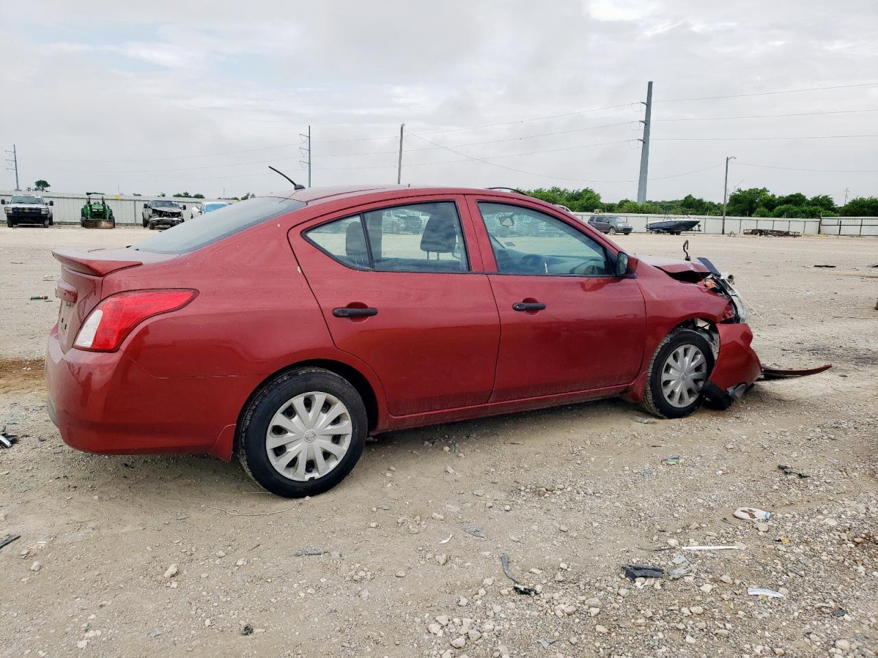 2018 Nissan Versa S - Фото 3