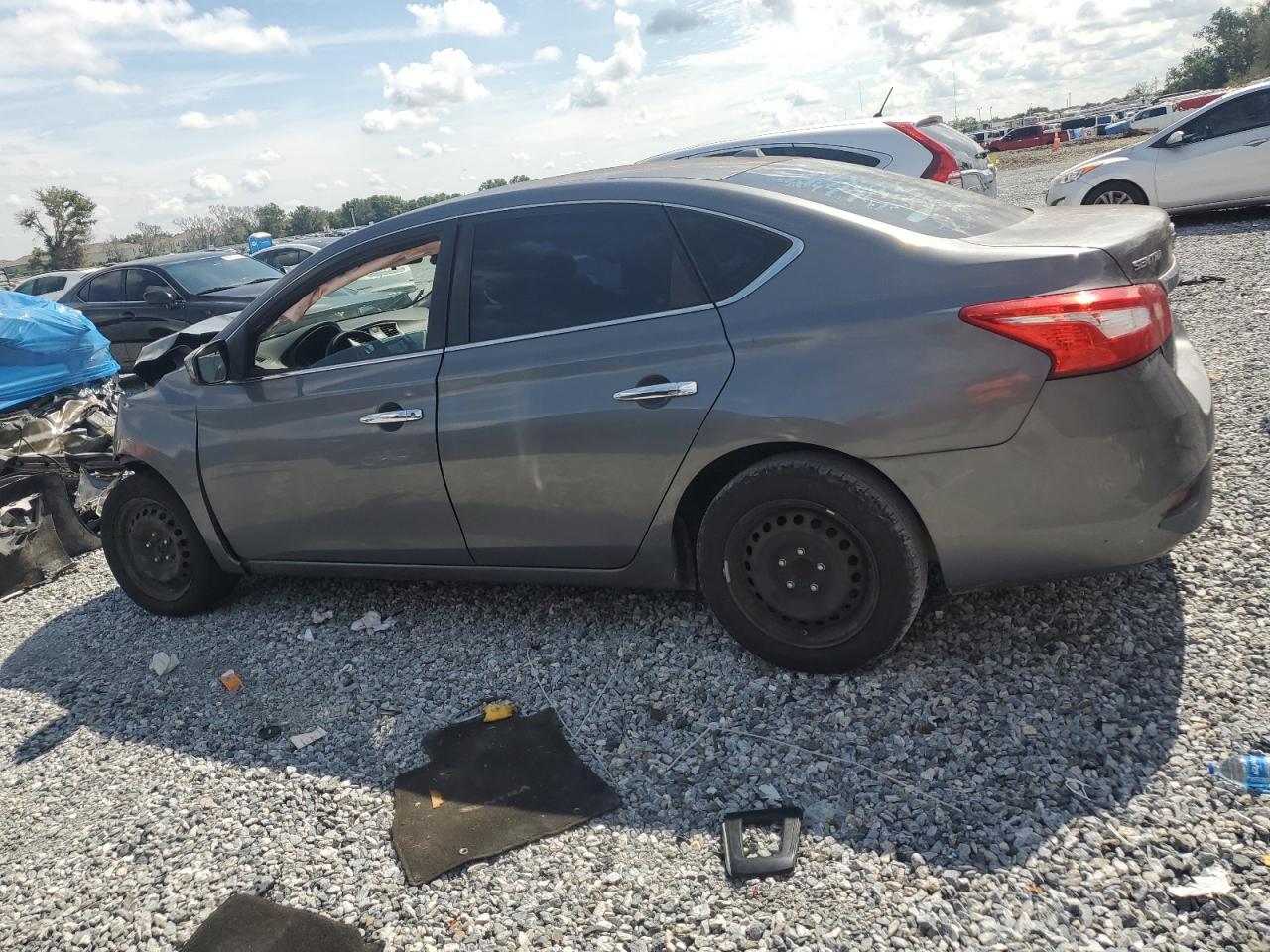 2016 Niss Sentra S - Image 3