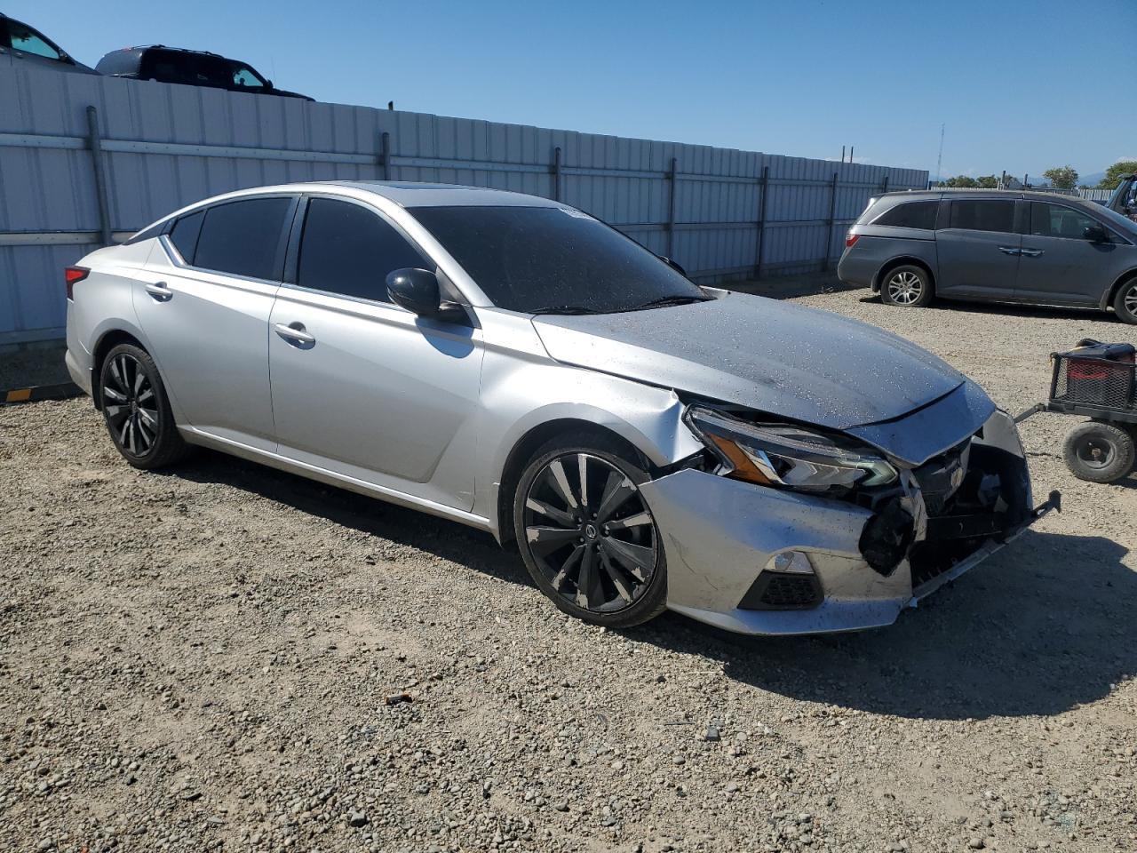 2019 Nissan Altima Sr - Фото 4