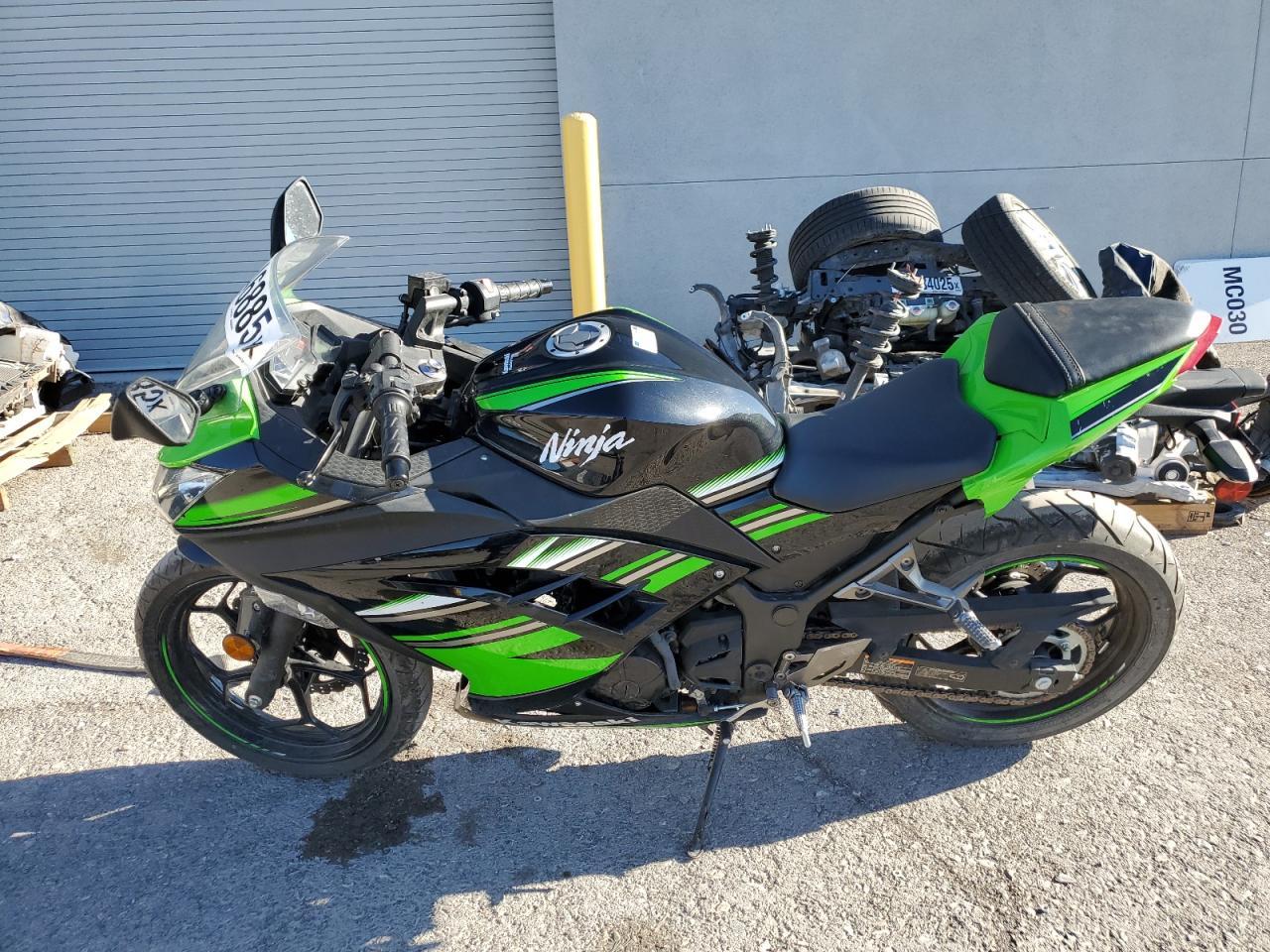 2017 Kawasaki Ex300 B - Image 3