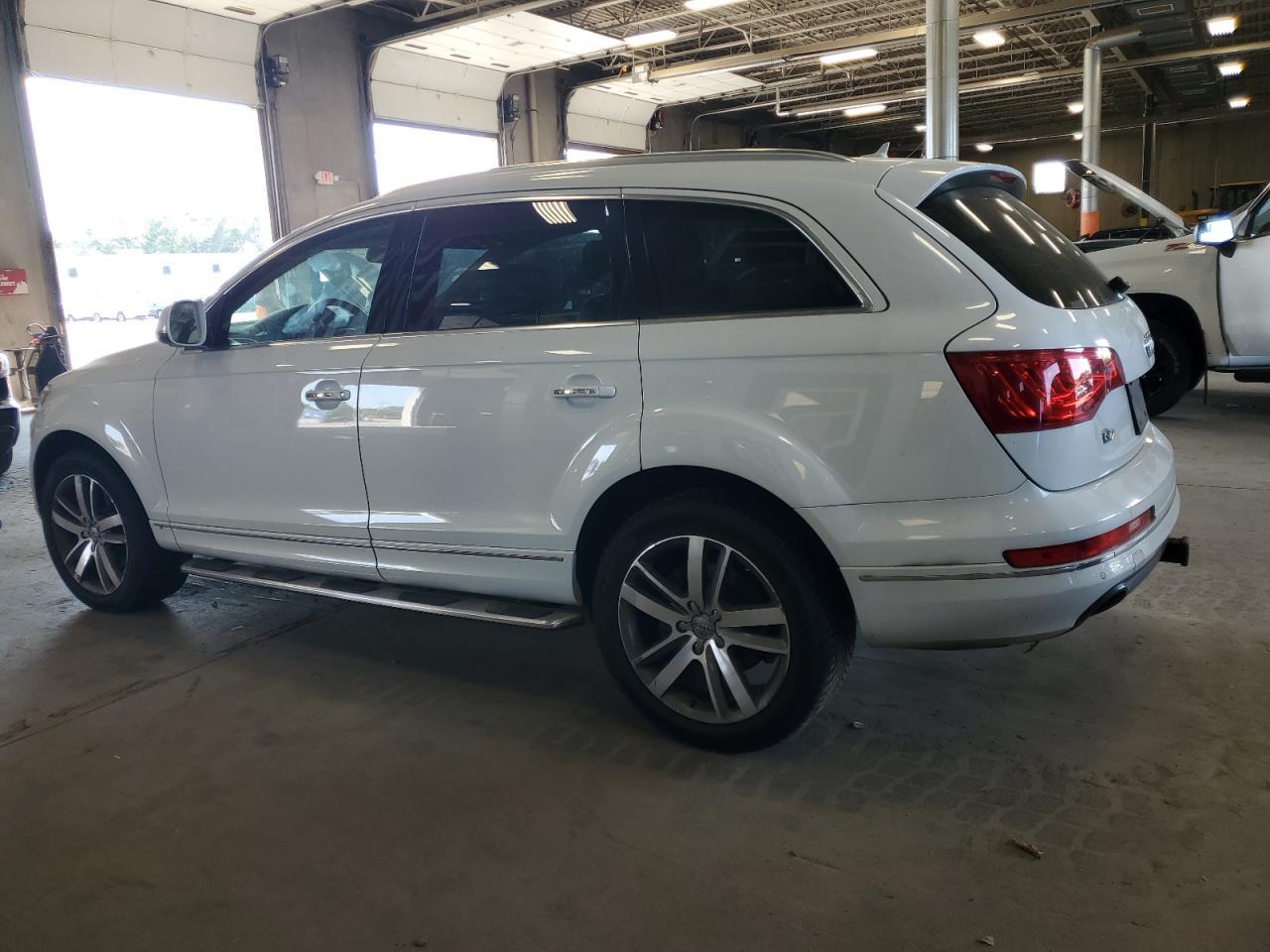 2013 Audi Q7 Premium Plus - Image 2