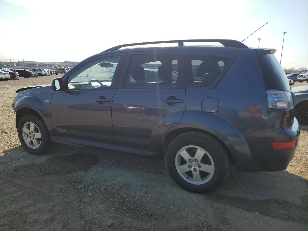 2009 Mitsubishi Outlander Es - Image 2