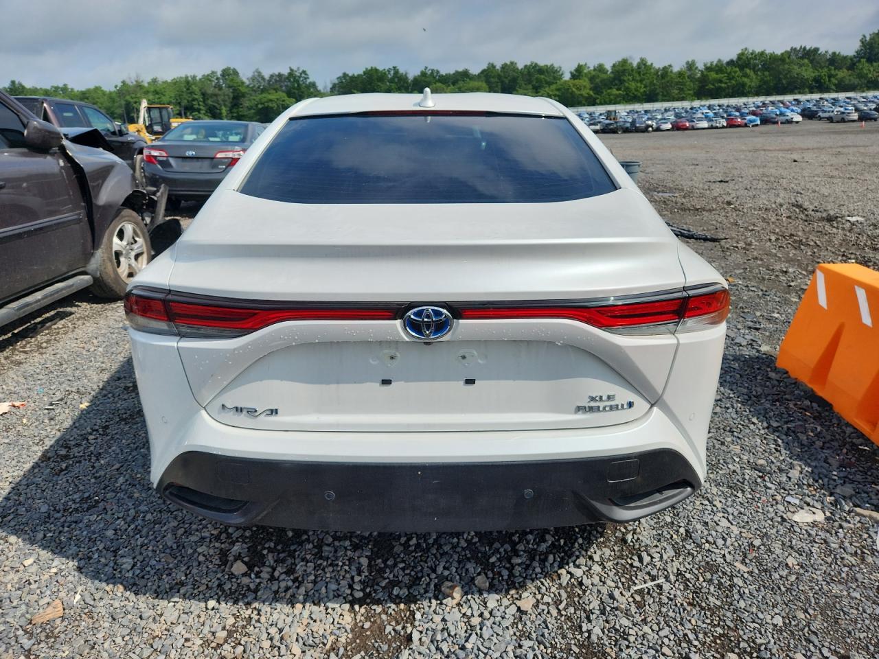 2022 Toyota Mirai Le - Фото 6