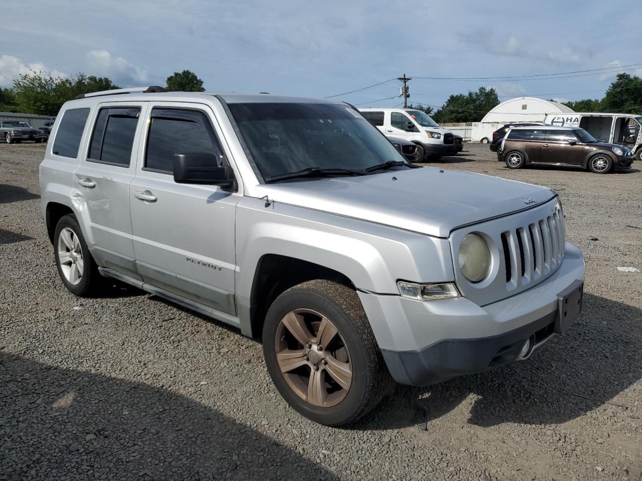 2011 Jeep Patriot Latitude - Фото 4