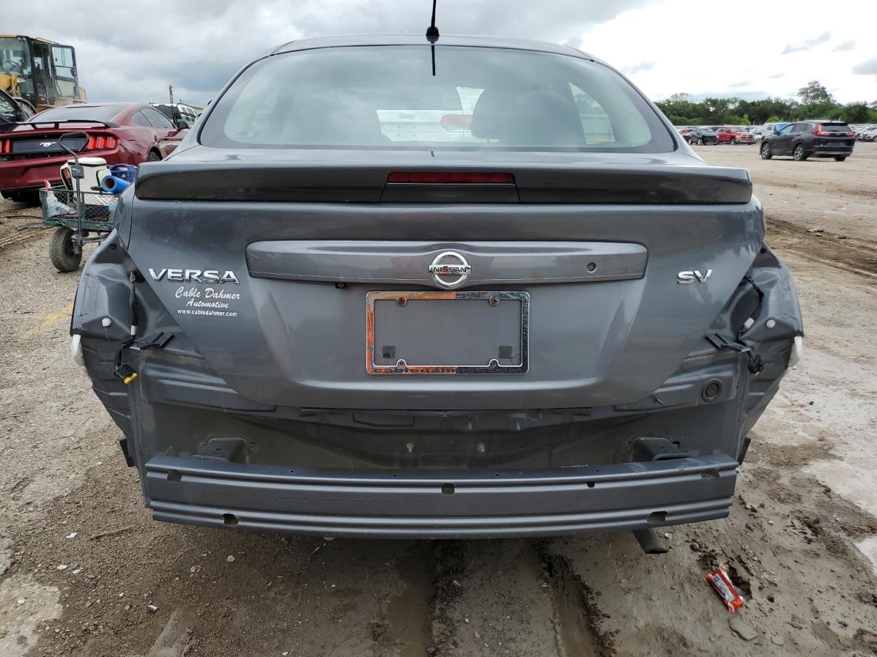 2019 Nissan Versa S - Фото 6