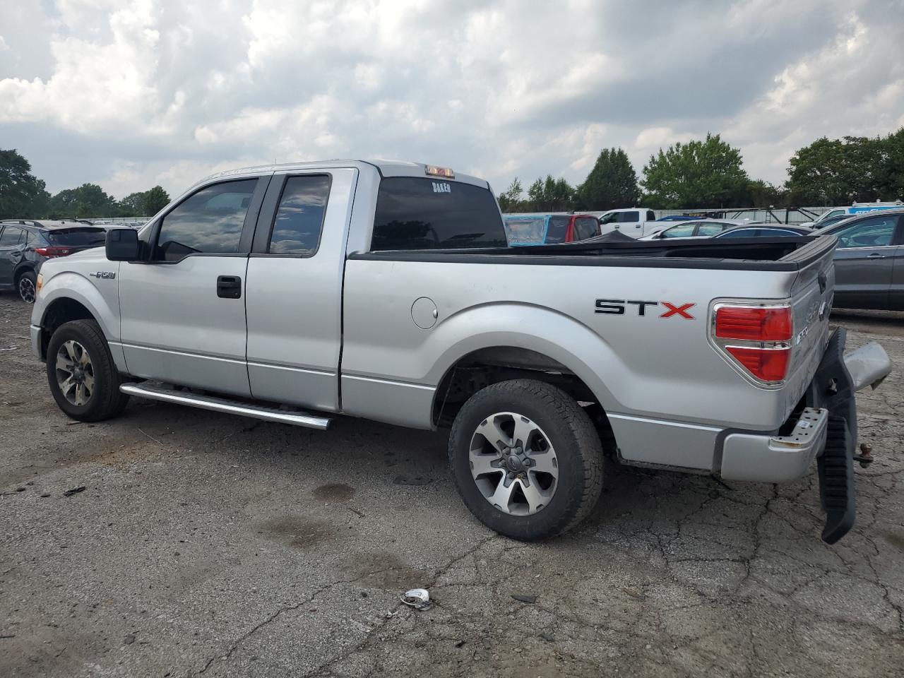 2013 Ford F150 Super Cab - Фото 2