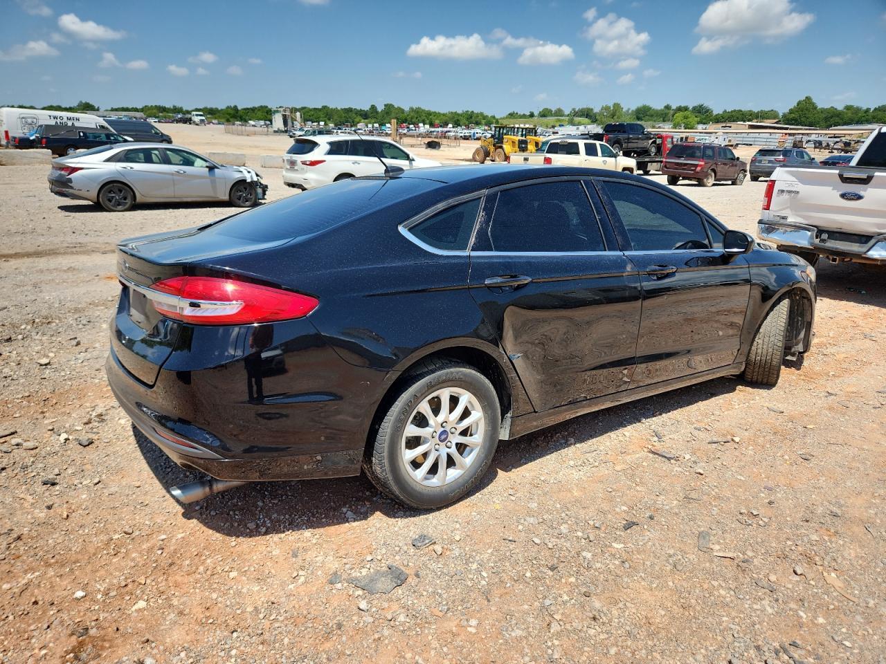 2017 Ford Fusion S - Фото 3