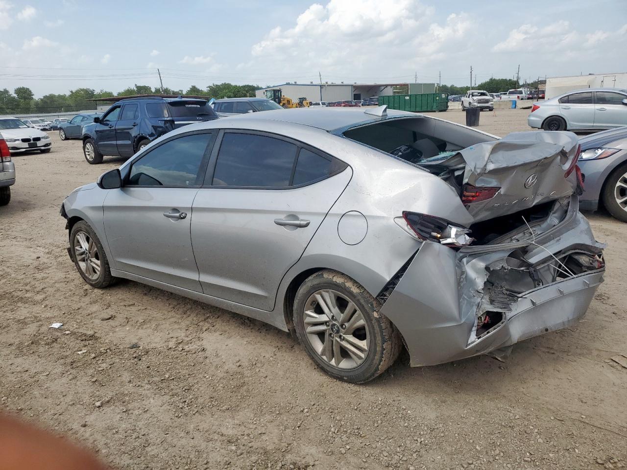 2020 Hyundai Elantra Sel - Фото 2
