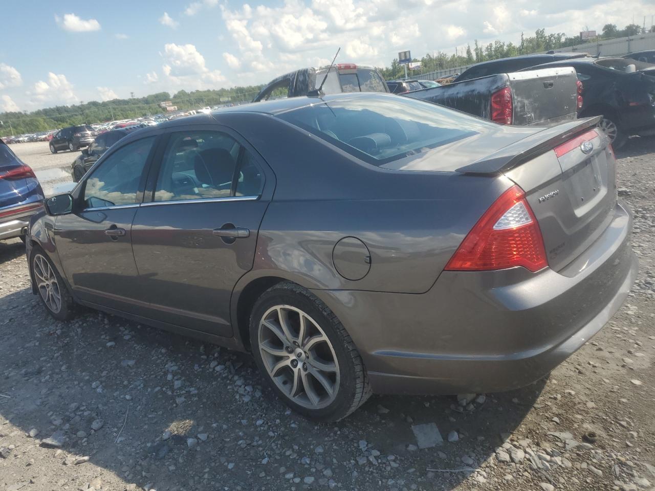 2011 Ford Fusion Se - Фото 2