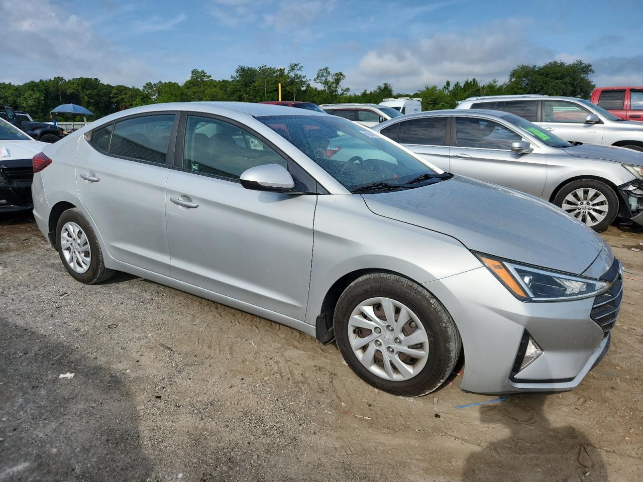 2020 Hyundai Elantra Se - Фото 4