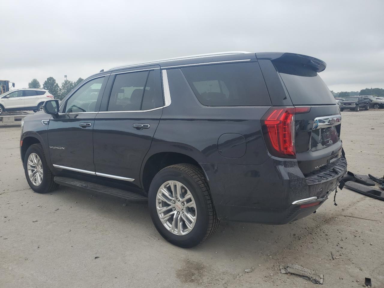 2023 GMC Yukon Slt - Фото 2