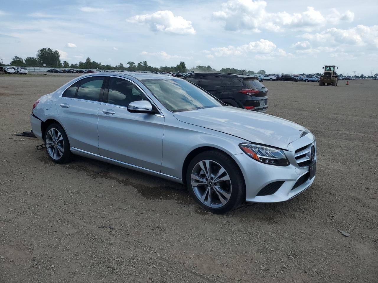 2021 Mercedes-Benz C 300 4Matic - Фото 4