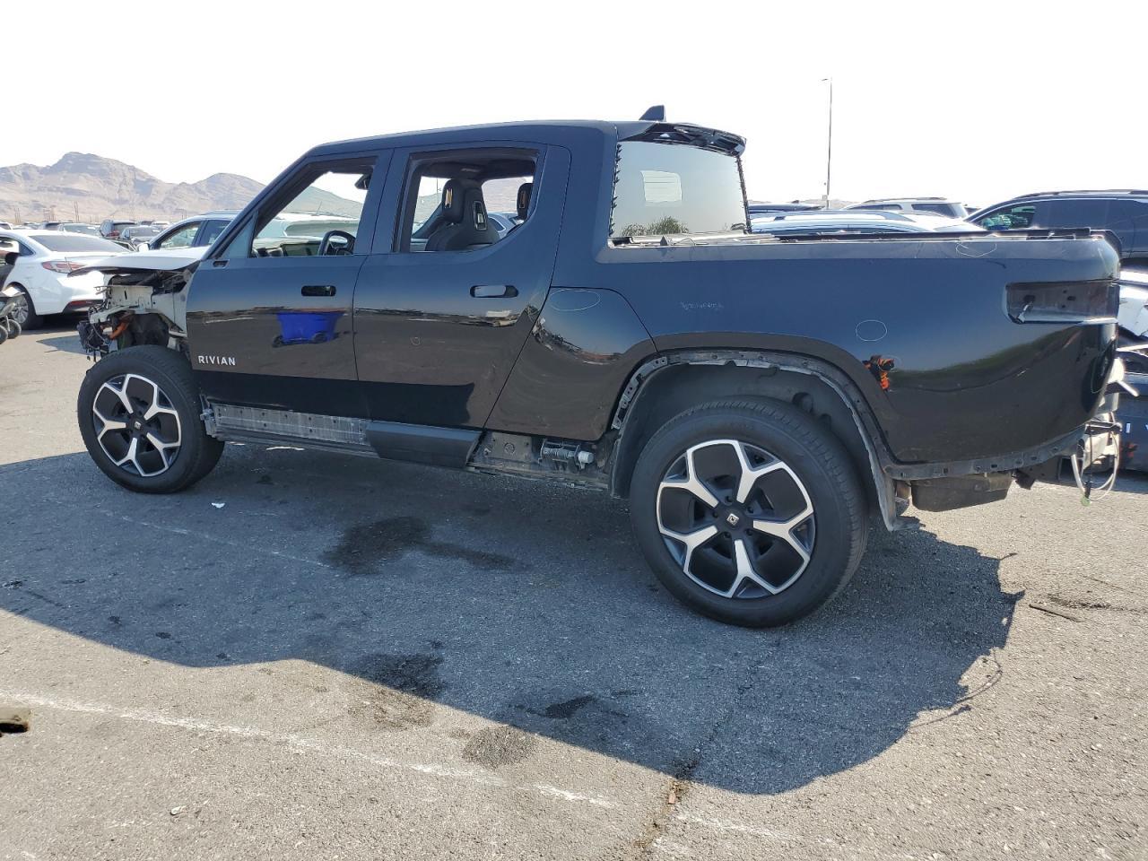 2023 Rivian R1T Adventure - Фото 2
