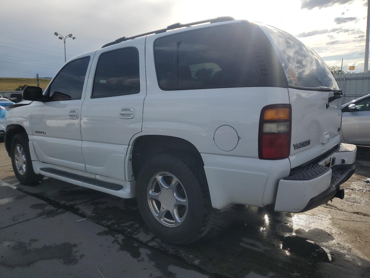 2001 GMC Denali - Фото 2