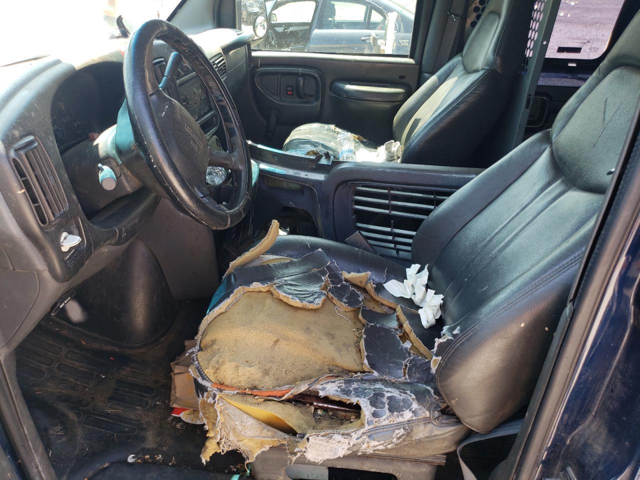 2002 GMC Savana G2500 - Фото 7