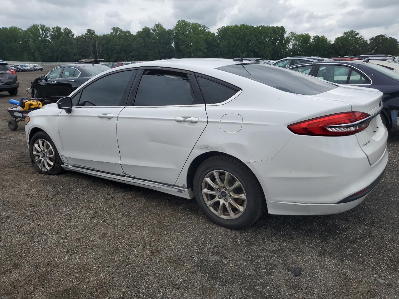 2018 Ford Fusion S - Фото 2