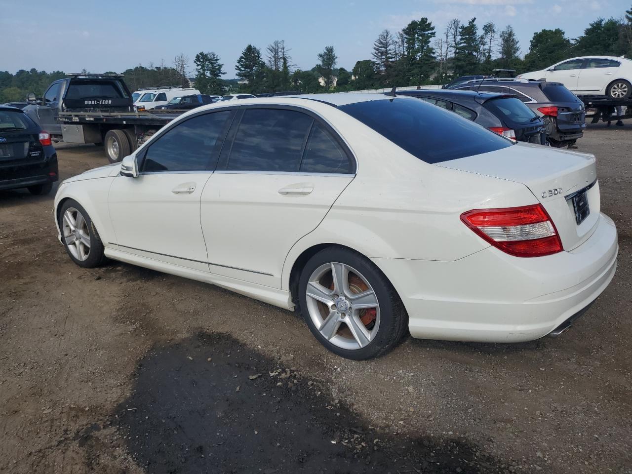 2011 Mercedes-Benz C 300 4Matic - Фото 2