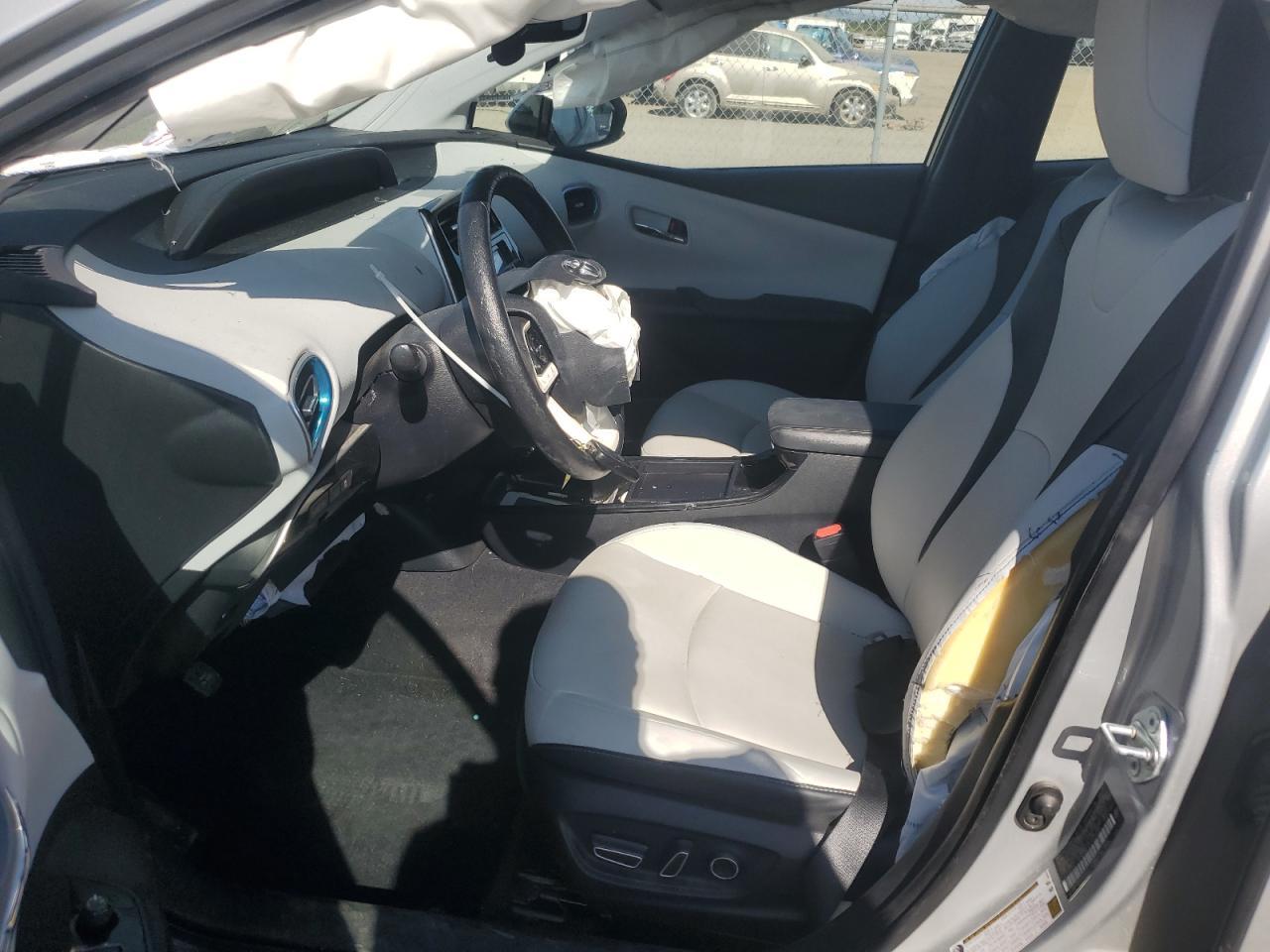 2017 Toyota Prius - Image 7