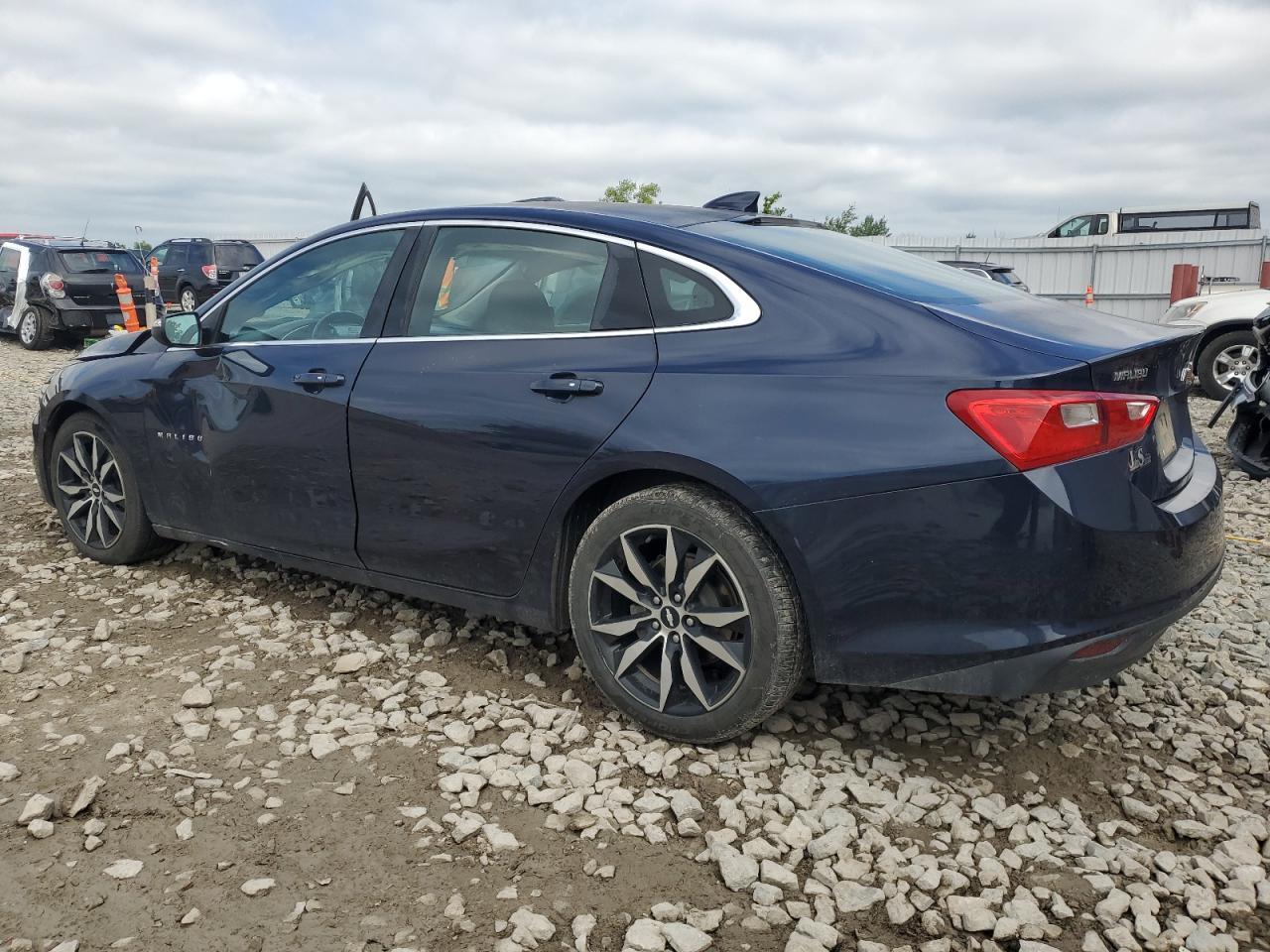 2017 Chevrolet Malibu Lt - Фото 2