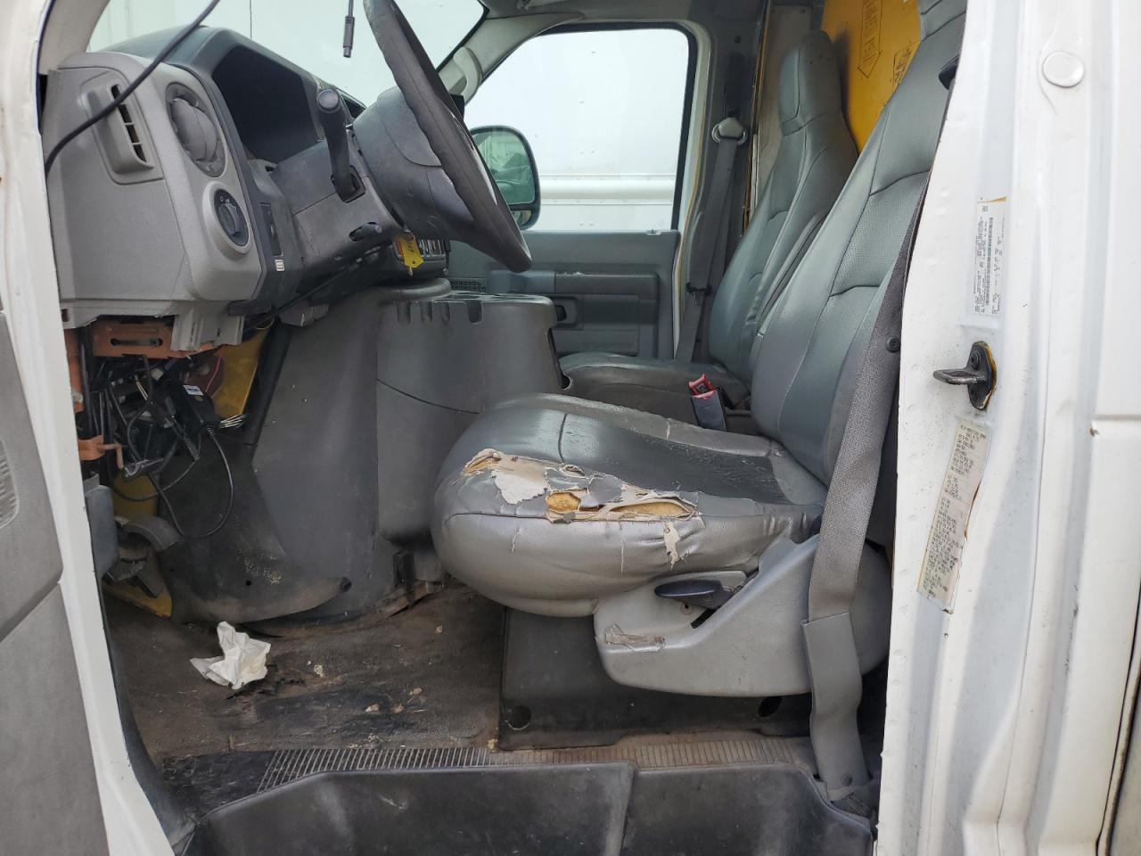 2012 Ford Econoline E350 Super Duty Cutaway Van - Фото 7
