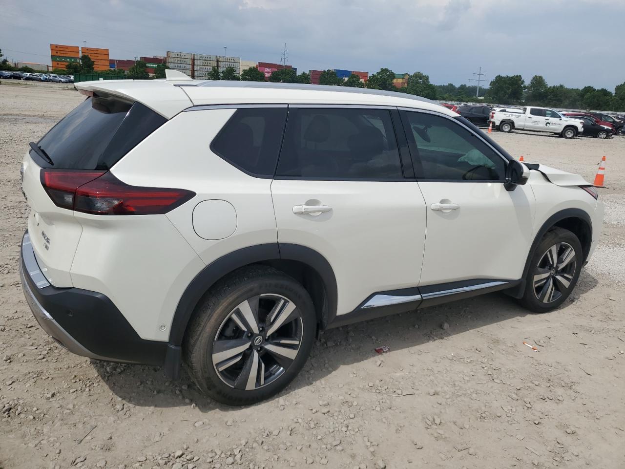 2021 Nissan Rogue Platinum - Фото 3