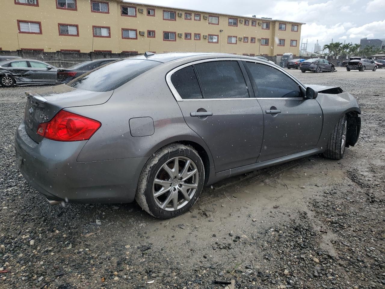 2013 Infiniti G37 - Фото 3