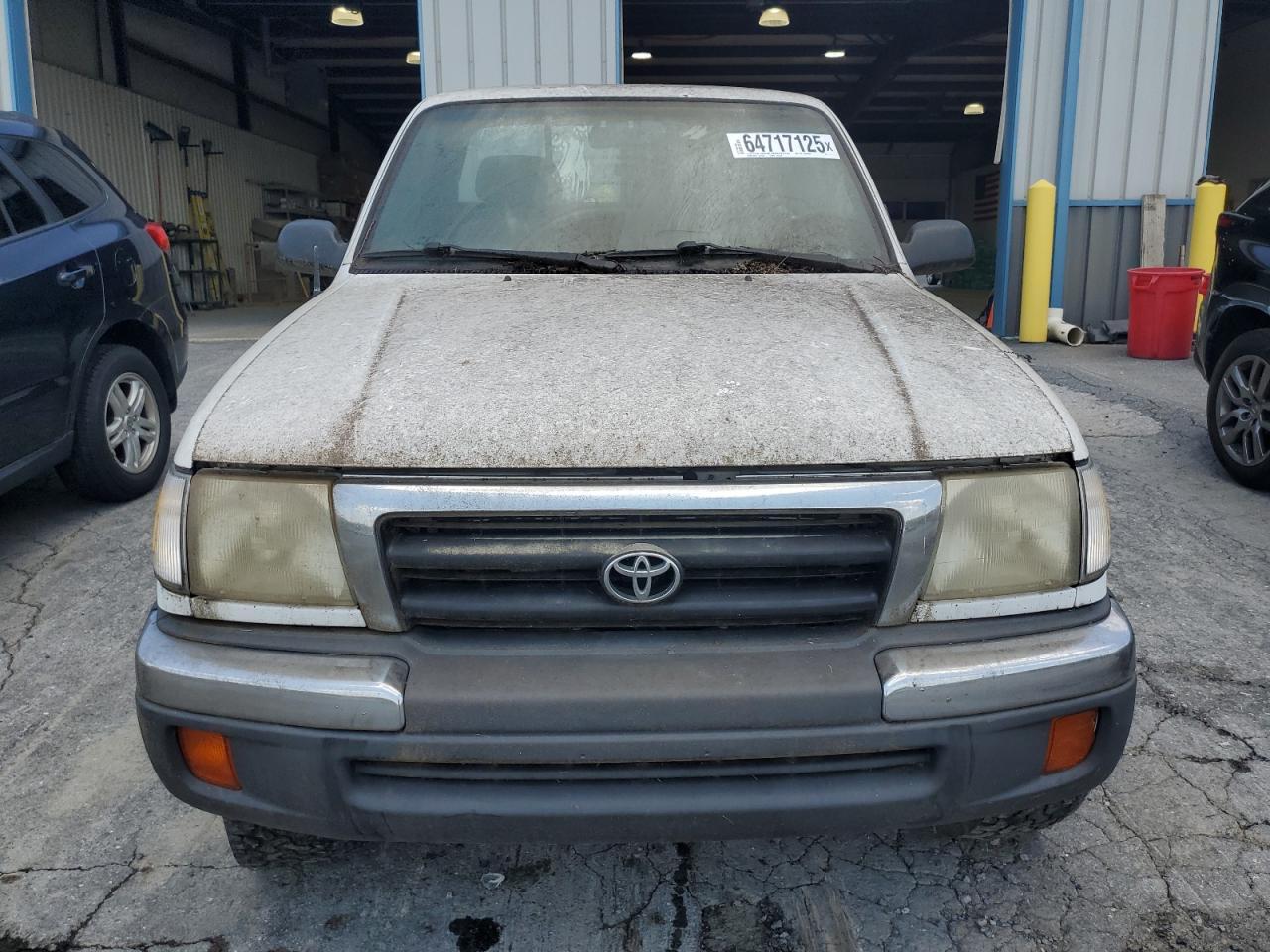 2010 Toyota Tacoma - Image 5