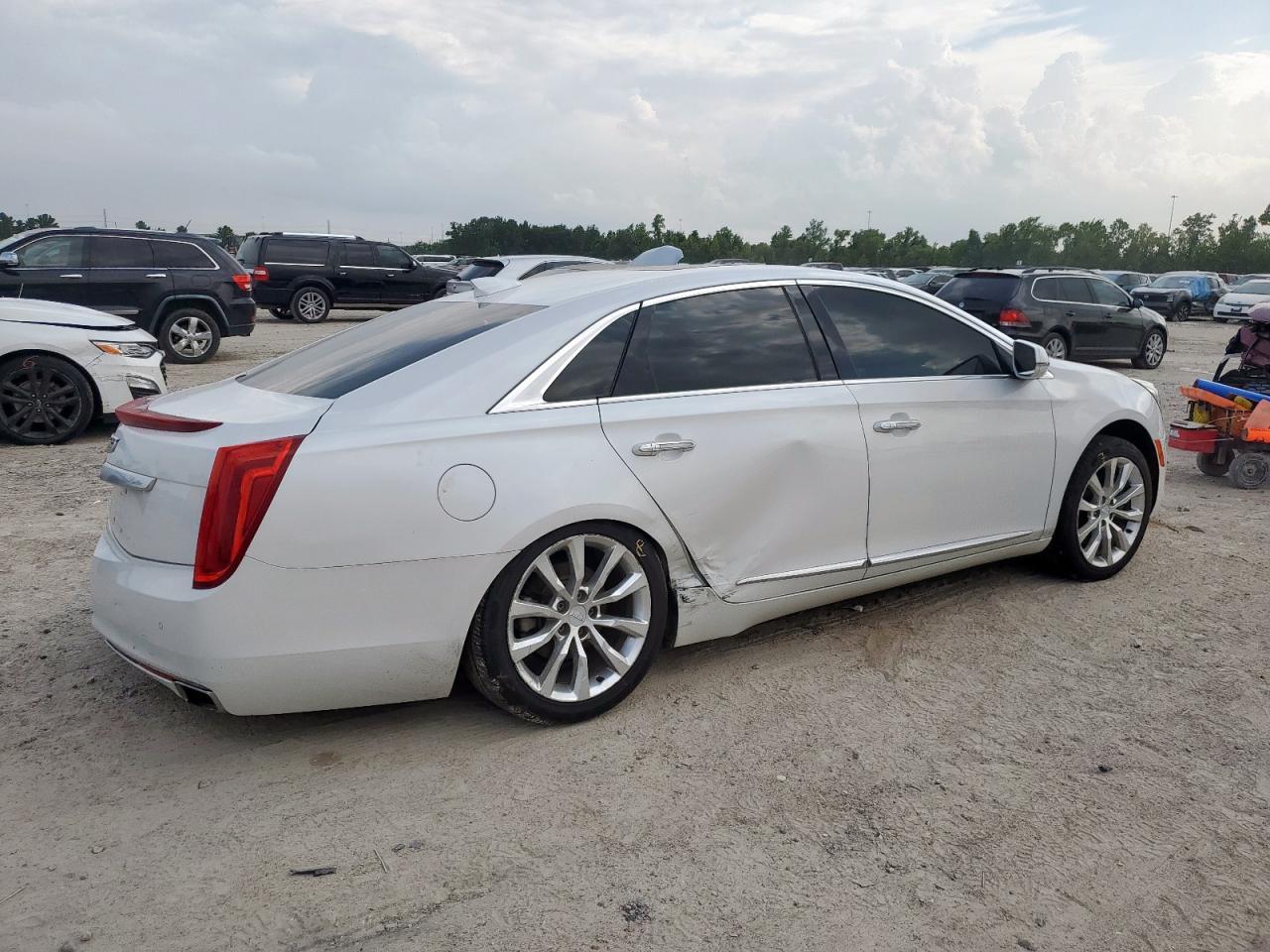 2016 Cadillac Xts Luxury Collection - Image 3