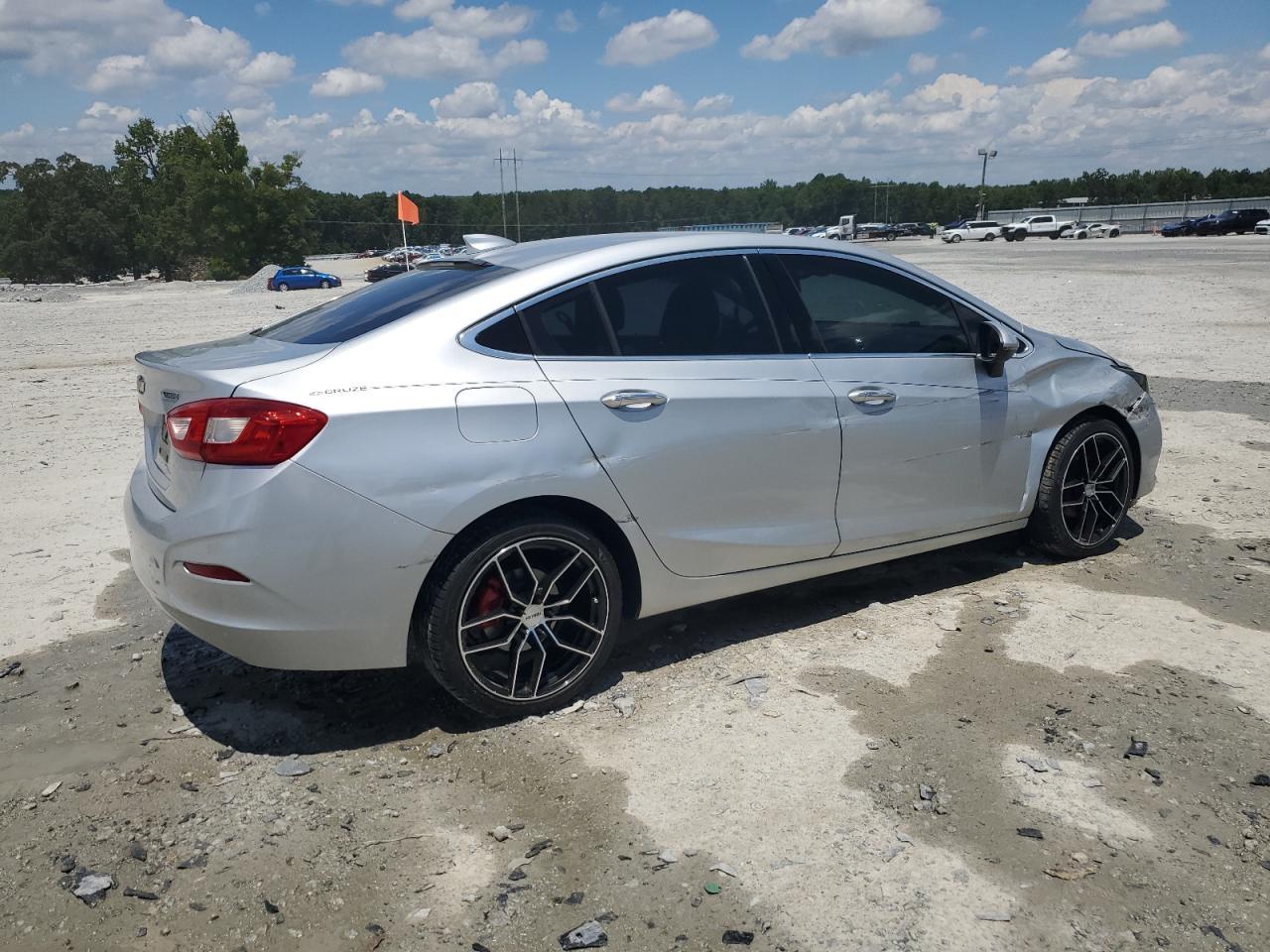 2016 Chevrolet Cruze Premier - Image 3