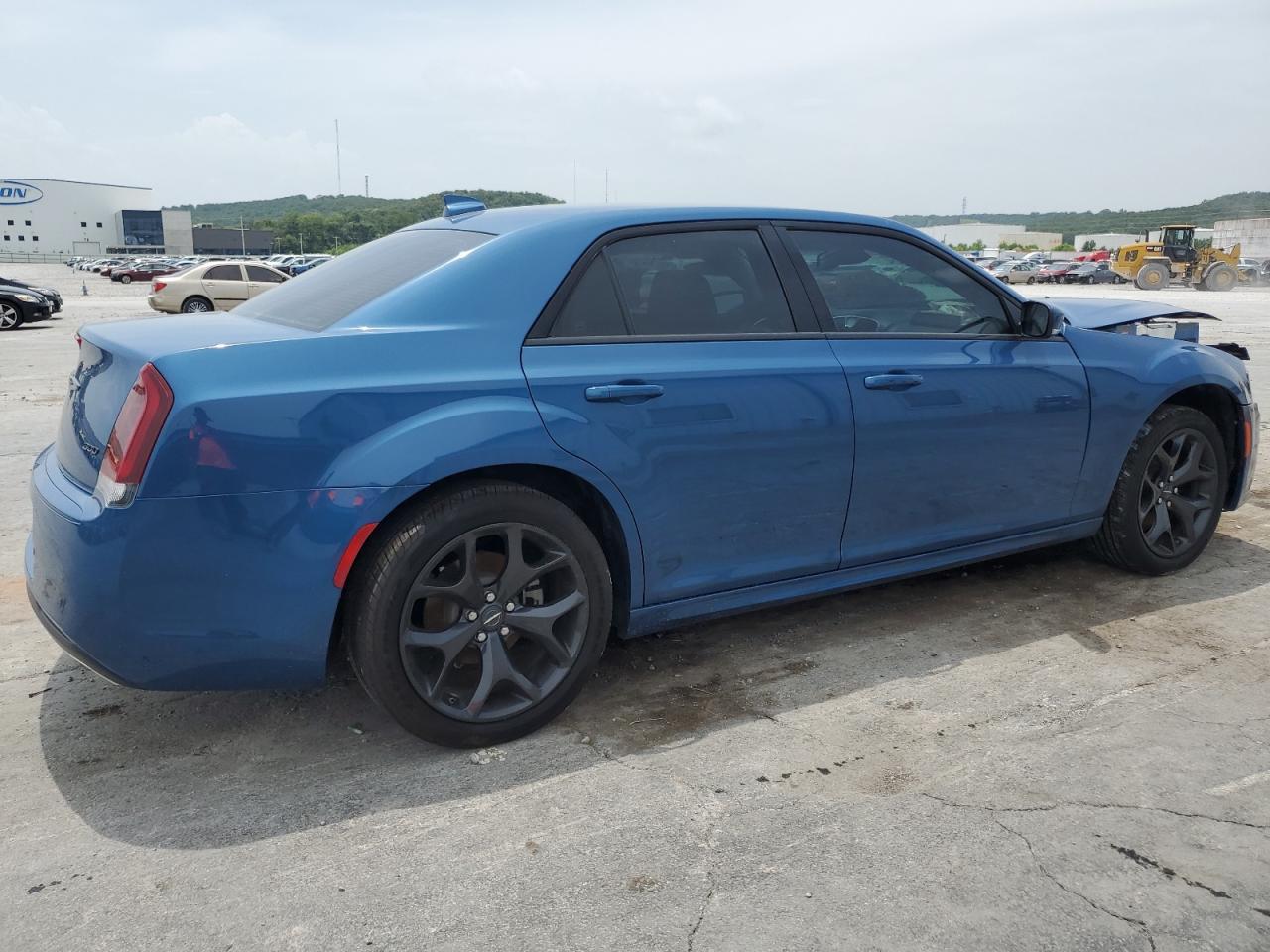 2022 Chrysler 300 Touring L - Image 3