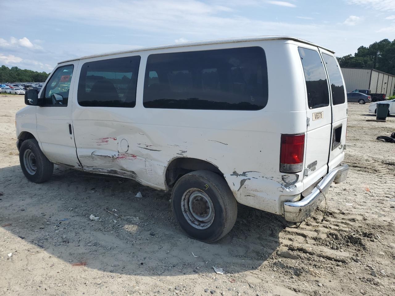 2007 Ford Econoline E350 Super Duty Wagon - Image 2