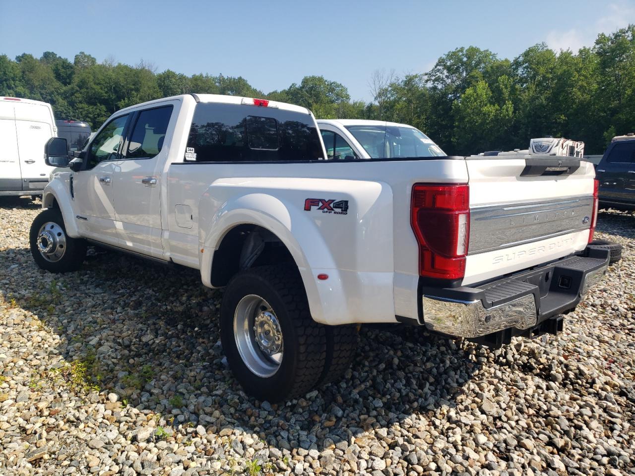 2018 Ford F450 Super Duty - Image 2