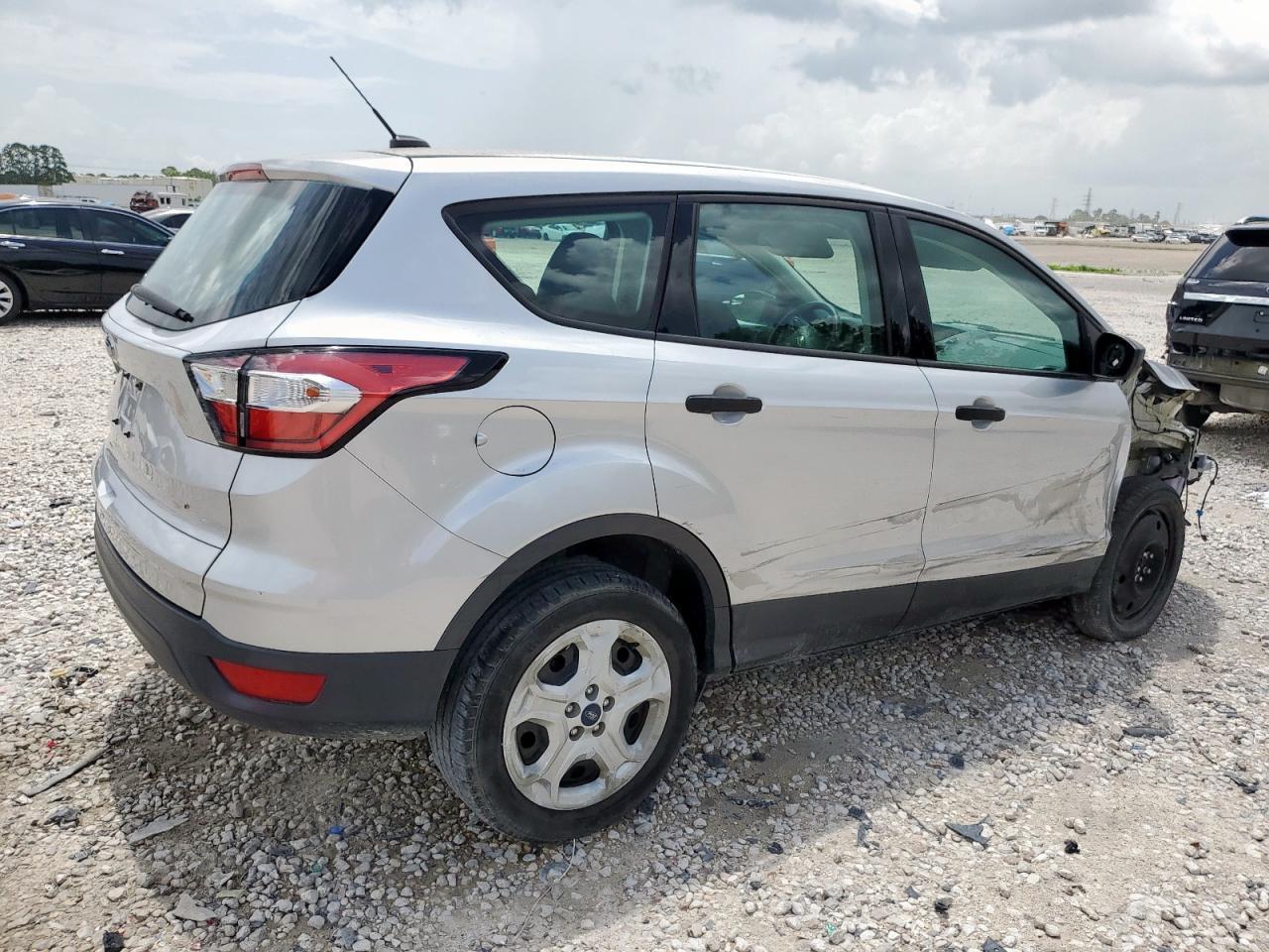 2018 Ford Escape S - Фото 3