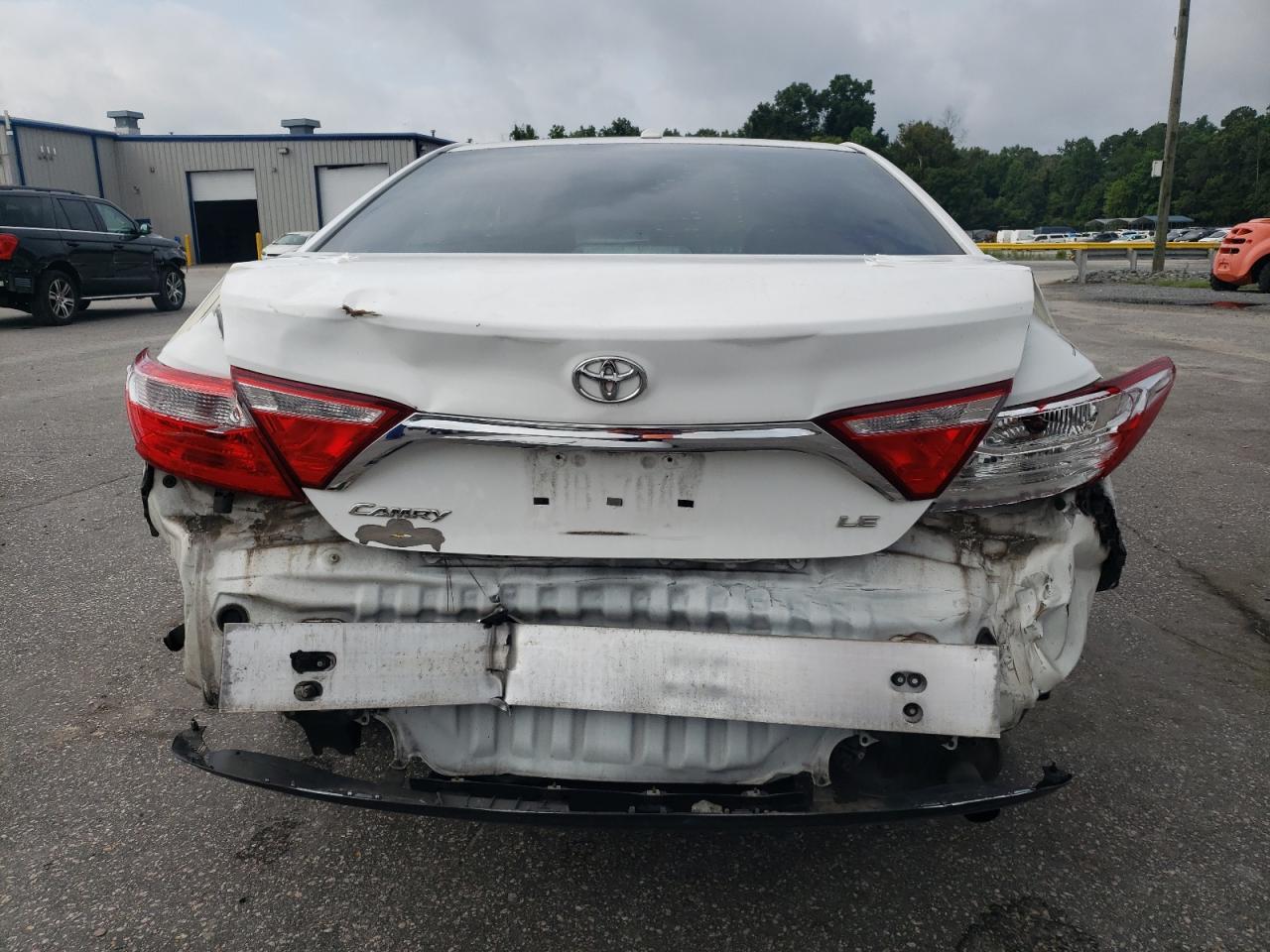 2016 Toyota Camry Le - Фото 6