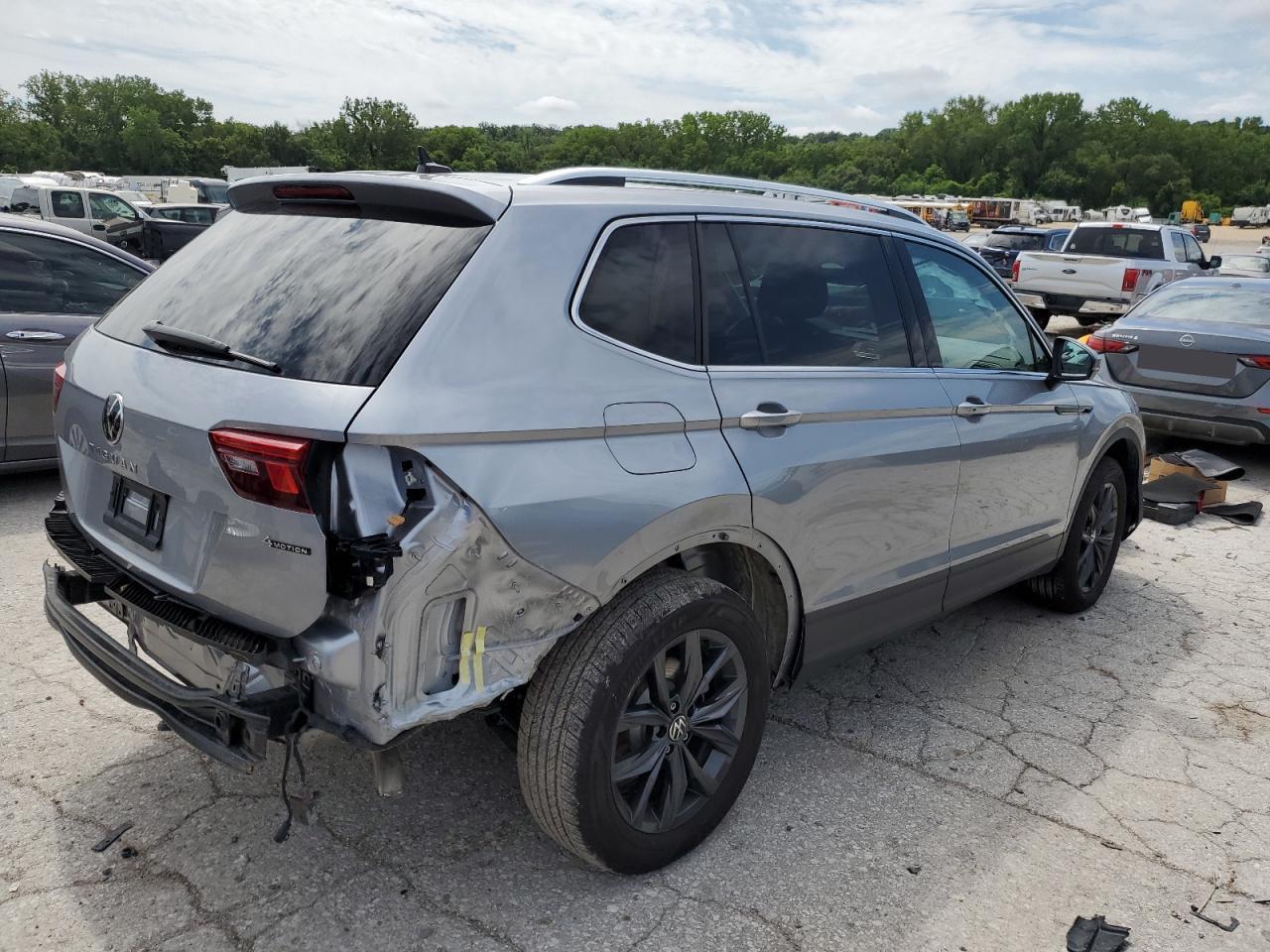 2024 Volkswagen Tiguan Se - Image 3